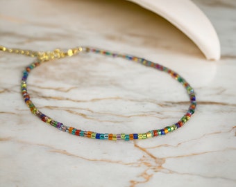 Bracelet de cheville en perles Miyuki multicolore , chevillere minimaliste et chic pour femme