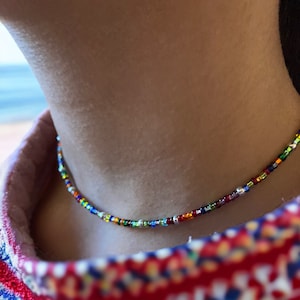 Collier en perles de rocailles multicolore et argent miyuki, ras de cou fantaisie pour femme image 2