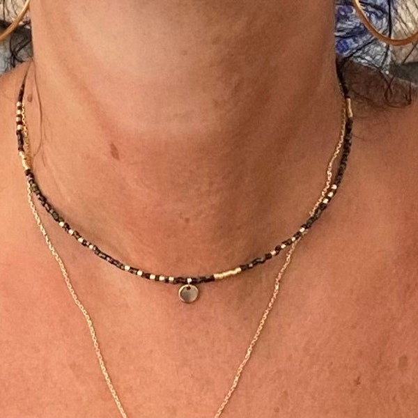 Collier ras de cou miyuki noir et doré avec ou sans pendentif collier minimaliste perles de verre japonaises pour femme