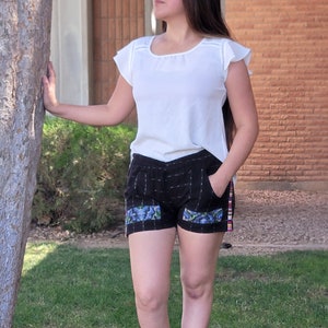 Guatemala Sommer Shorts Tropische Frische, FashionEthno, Bund Elastische Shorts, Einzigartige Farben, typisch, typisch Guatemalteken.