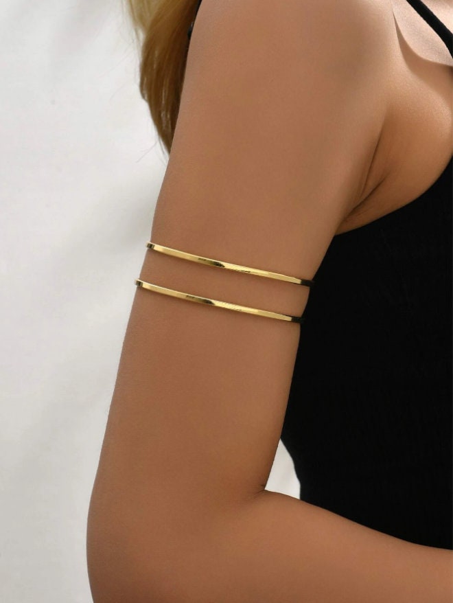 Large Sloane Hollow Cuff Bracelet Gold / M/L