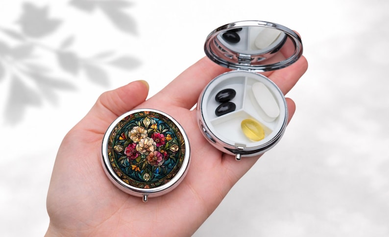 Flowers Pill Box - Dark Cottagecore - Dark Academia - Vintage Art - Medication Organiser - William Morris Inspired - Stained Glass Effect Silber
