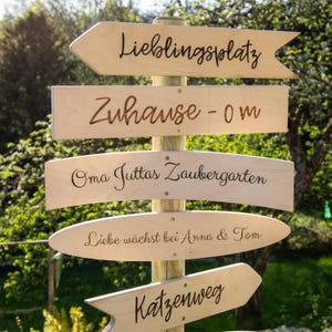 Personalisierter Wegweiser, Gartenschild, Holzschild, Hochzeit Dekoration, Wanddeko, Geschenk Einzug, Namensschild, rustikal & handgemacht, Bild 4