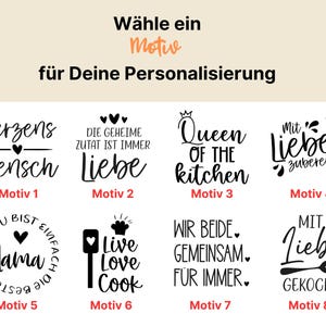 K&ouml;nnte beinhalten: Bild mit acht Designoptionen mit deutschem Text. Die Designs enthalten S&auml;tze wie "Queen of the Kitchen" und "Live Love Cook". Der Text ist schwarz, vor einem hellbeigen Hintergrund.