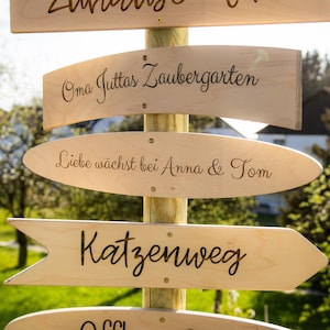 Personalisierter Wegweiser, Gartenschild, Holzschild, Hochzeit Dekoration, Wanddeko, Geschenk Einzug, Namensschild, rustikal & handgemacht, Bild 8