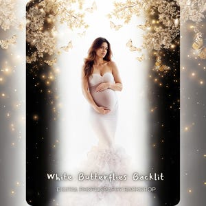 Puede incluir: Fondo de fotografía digital con una persona embarazada con un vestido blanco sin tirantes. El fondo tiene un tema de mariposas blancas y doradas con el texto "White Butterflies Backlit". La imagen tiene una estética suave y soñadora.