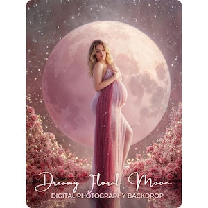 Könnte beinhalten: Digitaler Fotohintergrund mit einer schwangeren Person in einem fließenden Kleid vor einem großen rosa Mond. Die Szene ist mit Blumenarrangements und einem Sternenhimmel geschmückt. Der Text lautet "Dreamy Floral Moon".