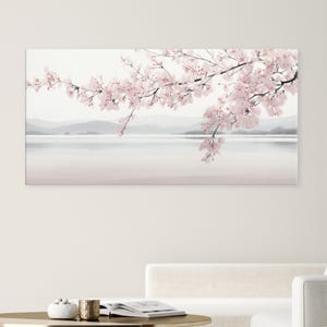 Grande stampa su tela orizzontale con fiori di ciliegio - Arte murale panoramica Japandi Spa, ramo di ciliegio su lago nebbioso, arredamento minimalista neutro