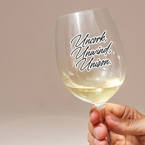 Vinilo pegatina copa de vino pegatina diversión descorchar relajarse regalo al unísono amante del vino copa de vino detalle pegatina cita divertida cita de vino regalo pegatina vino