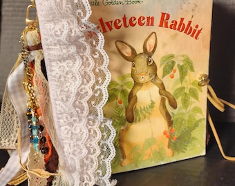 Samt Kaninchen Junk Journal, Handgemachtes kleines Goldenes Buch Journal, Kaffee gefärbte Papiere, Geprägte Tags, Taschen, Vintage Style Memory Journal