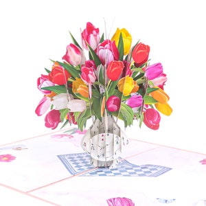 Lindo buquê de tulipas rosas e coloridas feito à mão com cartão pop-up 3D
