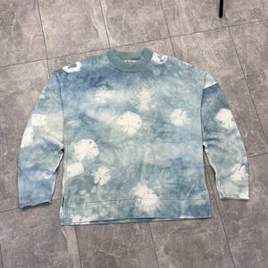 Acne Studios Felke Bleach PSS18 Tie-Dye Crew Neck Blue Sweatshirt size L image 2
