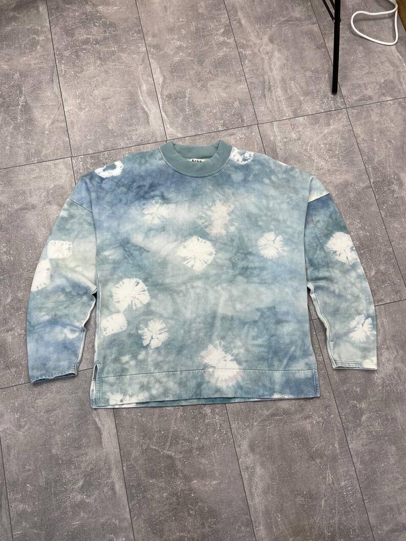 Acne Studios Felke Bleach PSS18 Tie-Dye Crew Neck Blue Sweatshirt size L image 2