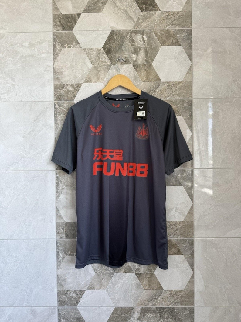 NWT Newcastle United 2021 2022 Training Football Jersey Soccer Grey Shirt M image 1