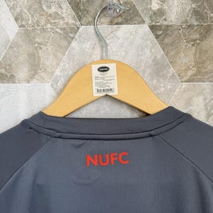 NWT Newcastle United 2021 2022 Training Football Jersey Soccer Grey Shirt M image 9