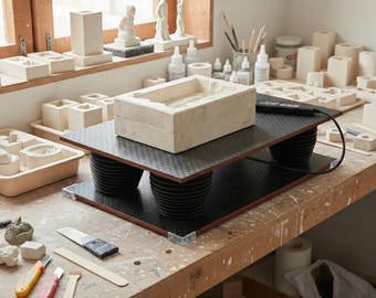 Piccolo tavolo vibrante per stampi in silicone / Mini tavolo vibrante per colata di calcestruzzo, gesso e resina / Strumento compatto per la creazione di sculture
