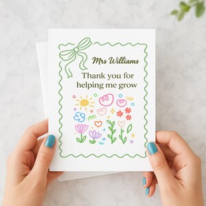 Cartão de agradecimento ao professor Fim do ano letivo Ajudando-me a crescer Assistente de ensino personalizado Presente de agradecimento Pré-escola Berçário TA Presente personalizado