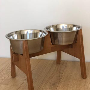 HappyBowl Supporto rialzato per ciotola per cani in legno di faggio per cani di grossa taglia con 2 ciotole in acciaio inossidabile in un set. Stabilità extra immagine 10