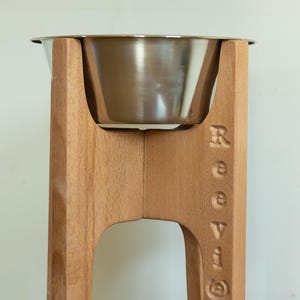 HappyBowl Single Personalized Wooden Elevated Dog Bowl Stand for Large Dogs with Stainless Steel Bowl. Hundenapfständer für große Hunde