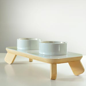 HappyBowl Moderne keramische kommen met verhoogde multiplex standaard en afneembaar acryl deksel – eigentijds design