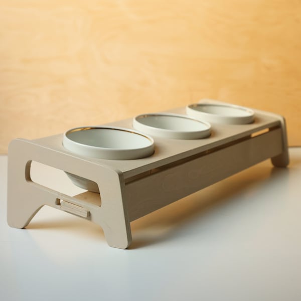 Handcrafted Ceramic Bowl Stand with Anatomical Tilt for Cats and Small Dogs. Color design.