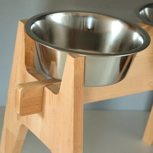 HappyBowl Handmade Beech Wooden Elevated Dog Bowl Stand for Large Dogs with 2 Stainless Steel Bowls in Set Hohen Hundenapfständer aus Holz image 3