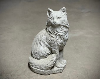 Concrete cat statue Sitting cat figure Detailed kitty figurine Outdoor garden or backyard decoration