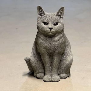 Painted kitten statue Detailed cat figure Cat sculpture Pet memorial stone Outdoor cat statuary Garden gift for pets lovers