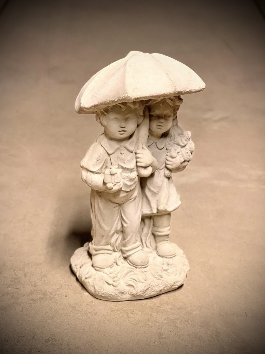 アンリ 木彫り人形 Boy with Dove & Umbrella il_fullxfull.4867247274_9h5u.jpg