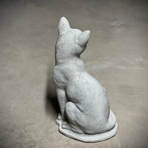 Sitting cat statue Concrete realistic cat figurine Outdoor cat memorial Garden or backyard decoration zdjęcie 10