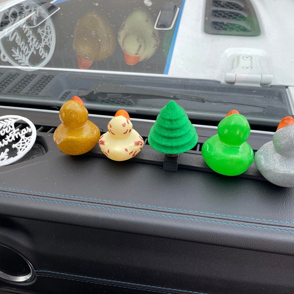 Duck Duck Dashboard Clip-in Rubber Duck Mounting Bar for  2018+ jeep wrangler (JL). Requires no adhesive or tape. Fits 5 regular sized ducks