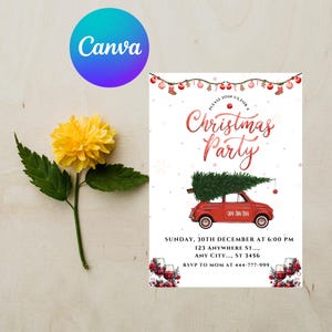 以下が含まれることがあります： クリスマスパーティーの招待状。赤い車がクリスマスツリーを運んでいます。招待状には「Christmas Party」の文字とイベントの詳細が含まれています。黄色い花とCanvaのロゴも表示されています。