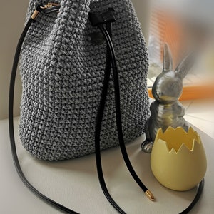 Shoulder bag crocheted from recycled Oeko-Tex cotton