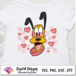 Peut inclure: Un chien de dessin animé portant des lunettes de soleil en forme de cœur rose et un collier rose. Le chien est entouré de cœurs roses sur un fond à carreaux rose et blanc. Le texte "Digital Designs Illustrated by Rachel" est en bas de l'image.