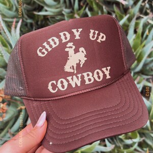 GIDDY UP COWBOY