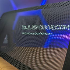 Sostituzione del filtro antipolvere magnetico di aspirazione dell'aria inferiore CoolerMaster NR200 immagine 5