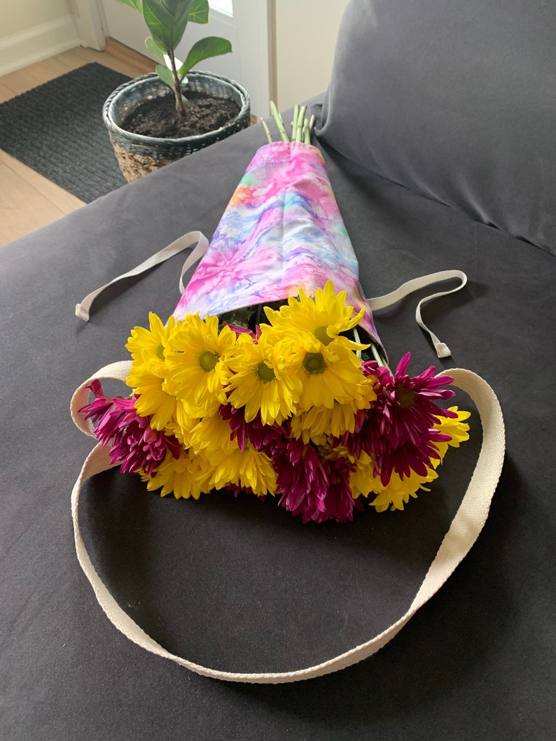Handmade Flower Satchel, Bouquet Carrier Wraps, Floral Tote Bag, Reusable Flower Gift Bag, Harvest Bag, Gardening Gift, Tie Dye image 2