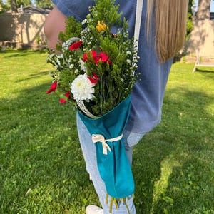 Teal Canvas Flower Satchel, Bouquet Carrier Wrap, Florist Flower Tote Bag, Reusable Flower Sleeve, Holds 1-2 Bouquets