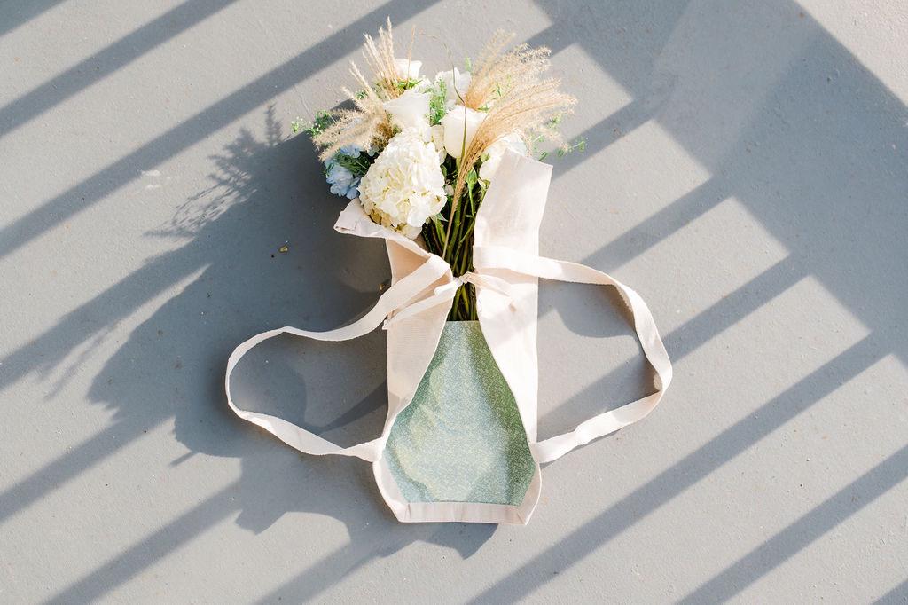 Fresh Cut Flower Tote, Lay Flat Flower Carrier With Pocket