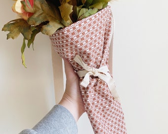 Brown Geo Flower Satchel, Bouquet Carrier Wrap, Florist Flower Tote Bag, Reusable Gift Bag, Harvest Bag, Flower Swaddle, Cottagecore Gift