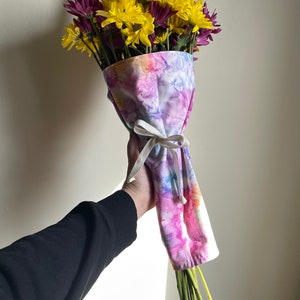 Handmade Flower Satchel, Bouquet Carrier Wraps, Floral Tote Bag, Reusable Flower Gift Bag, Harvest Bag, Gardening Gift, Tie Dye image 6