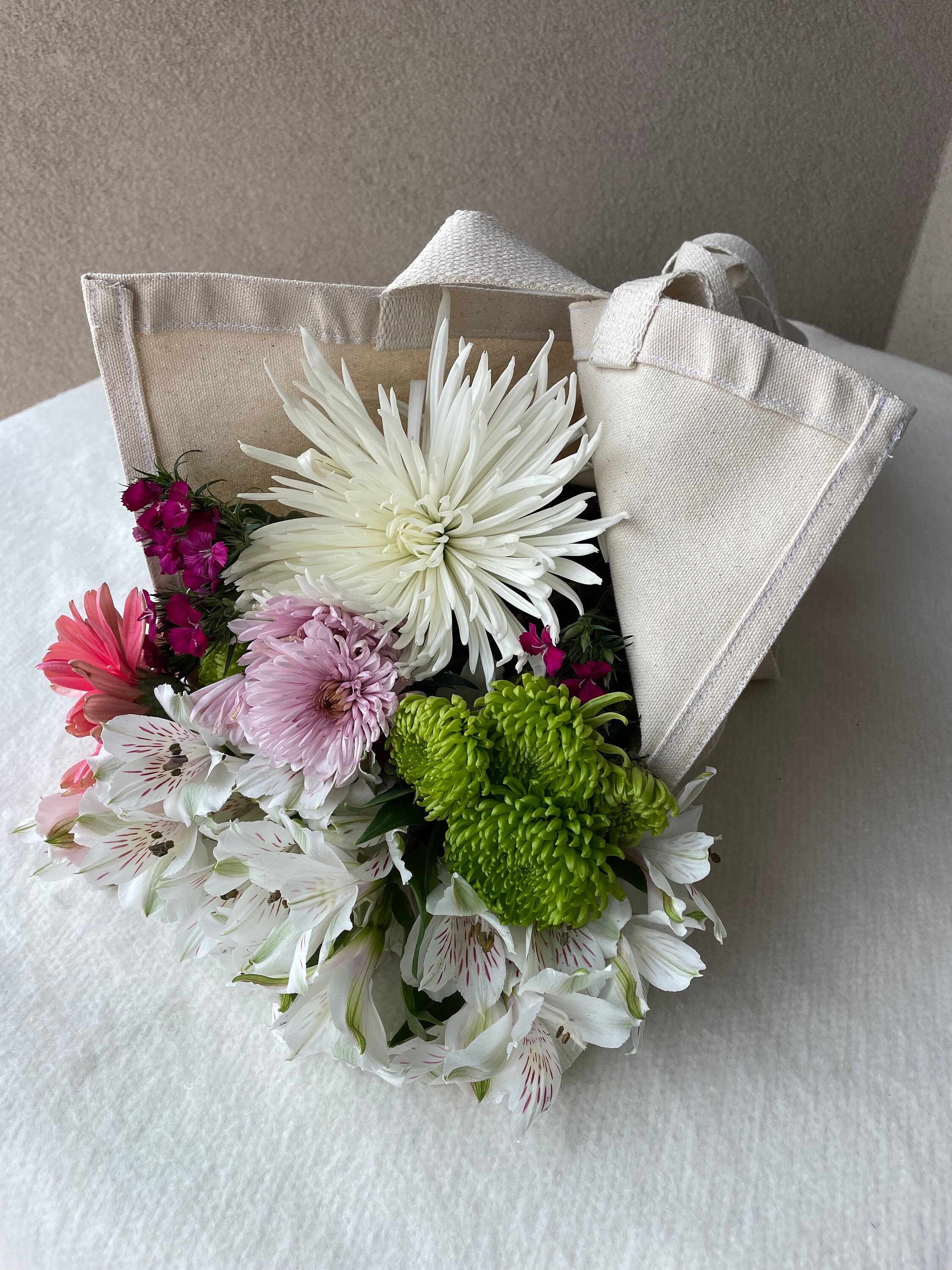 Fresh Cut Flower Tote, Lay Flat Flower Carrier With Pocket