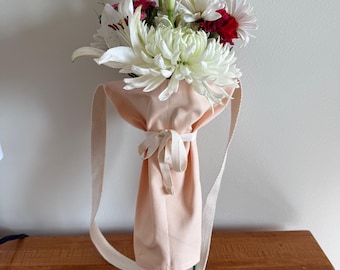 Canvas Flower Tote in Peach, Bouquet Carrier Wrap, Gift for Her, Flower Lovers, and Gardeners