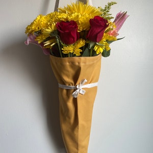 Yellow Canvas Flower Satchel, Bouquet Carrier Wrap, Florist Flower Tote Bag, Reusable Flower Sleeve, Holds 1-2 Bouquets