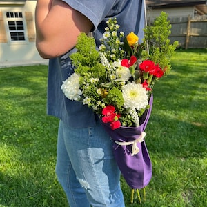 Purple Canvas Flower Satchel, Bouquet Carrier Wrap, Florist Flower Tote Bag, Reusable Flower Sleeve, Holds 1-2 Bouquets