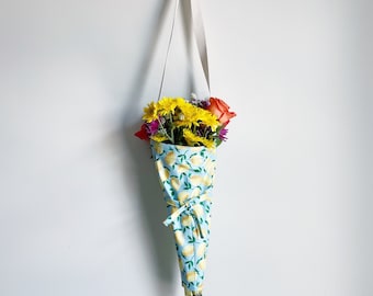 Handmade Flower Satchel, Bouquet Carrier Wraps, Floral Tote Bag, Reusable Gift Bag, Harvest Bag, Flower Swaddle, Gardening Gift, Lemon