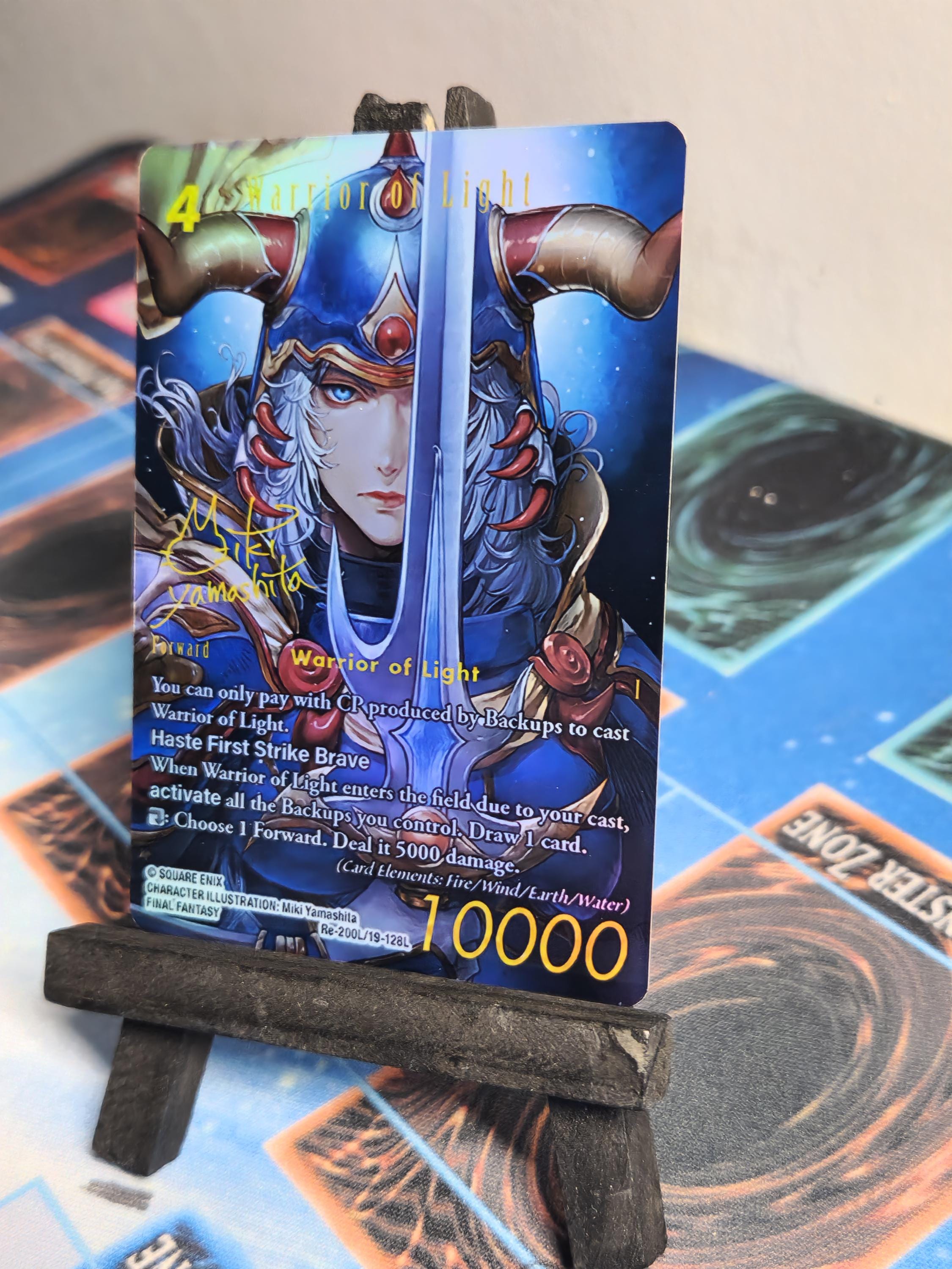 ウォーリアオブライト(フルアート)【L】Re-200L/19-128L Amazon.co.jp: 【プレミアム/フルアート版】FFTCG Re-200L/19