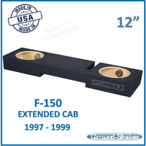 Può includere: Un box per subwoofer nero per un Ford F-150 Extended Cab, 1997-1999. Il box è progettato per ospitare due subwoofer da 30,5 cm (12 pollici). Il box è realizzato negli Stati Uniti.