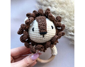 Lion crochet rattle for baby, wooden crochet toy, newborn baby rattles with grip ring, first birthday gifts, baby shower gift, stuffed toy