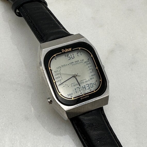 Pulsar analog hotsell digital watch